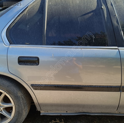 Honda Accord sağ arka kapı