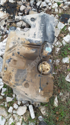 Renault Megan 1 benzin deposu yedek parça