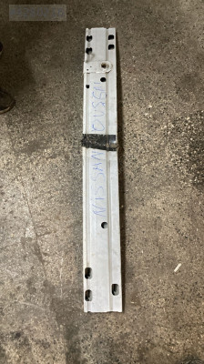 Nissan Qashgai ön tampon demiri