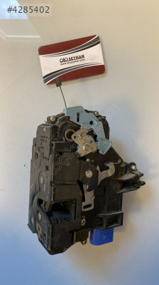 3D1837015AB Caddy 2008 ön sol kapı kilidi