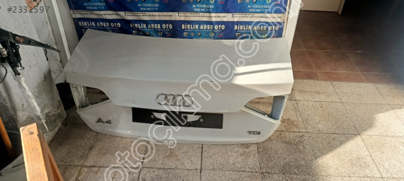 Audi A4 arka bagaj kapağı