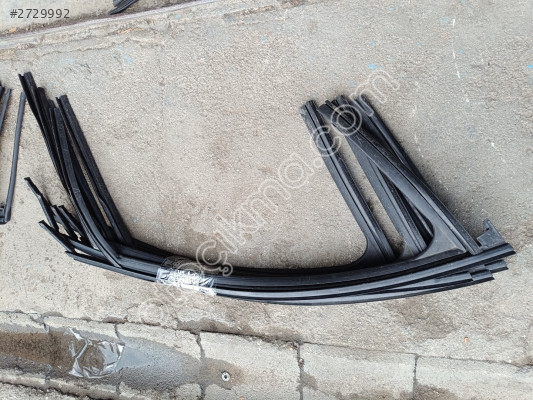Renault Megane 4 sağ ön cam fitili 803300388R