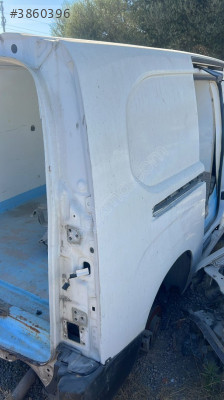 Pejo rifter sağ arka çamurluk