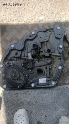 Jeep renegade sol arka kapı cam kirkosu kapı paneli