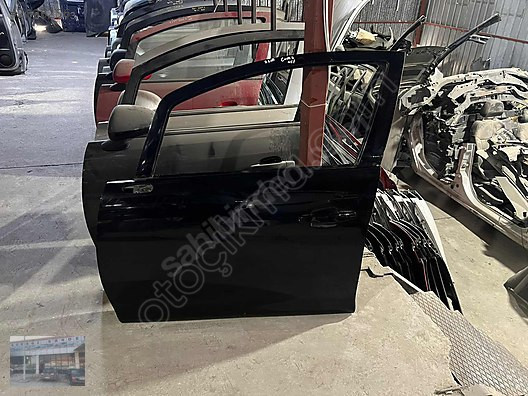 Opel Corsa çıkma sol ön kapı