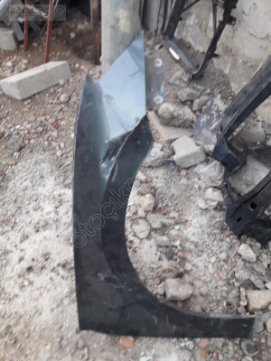 SKODA OKTAVYA SAG ÖN ÇAMURLUK