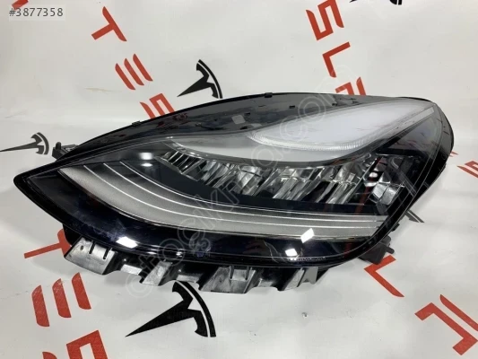 1077371-00-K TESLA MODEL Y SOL ÖN FAR  2022
