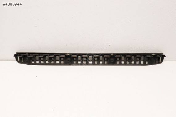 1K5807863A VW JETTA (2005-2011) ARKA TAMPON BRAKETİ ORTA