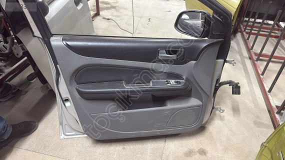 2009 2011 Ford Focus sol ön kapı döşemesi 5000