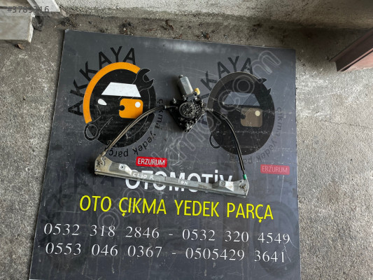 770043470 Renault Clio 2 Sağ ön Cam Krikosu Orjinal Çıkma