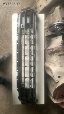 5C6853671P vw jetta ön tampon orta ızgara