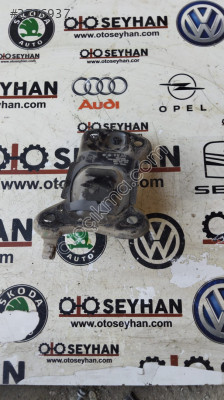 5Q0501476 golf 8 sag arka şase bağlantı demiri