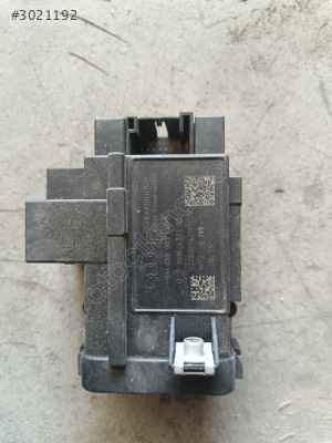 Audi A4 8K0909131