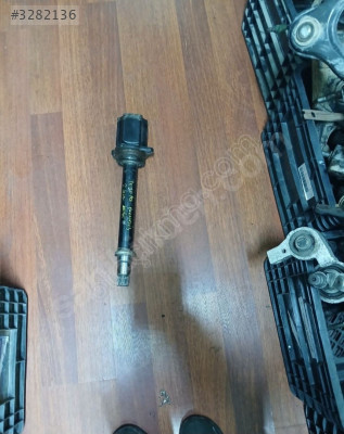 Toyota Avensis sağ iç aks lale
