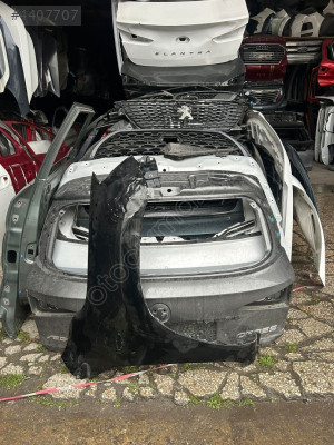 Toyota Hilux sağ çamurluk