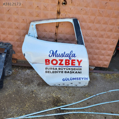 Renault clio 4 sağ arka kapı