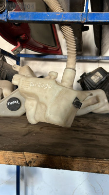 Citroen Berlingo cam su bidonu