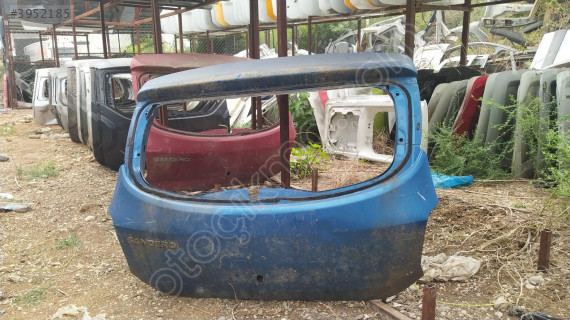 Dacia Sandero 2015 model arka bagaj kapağı