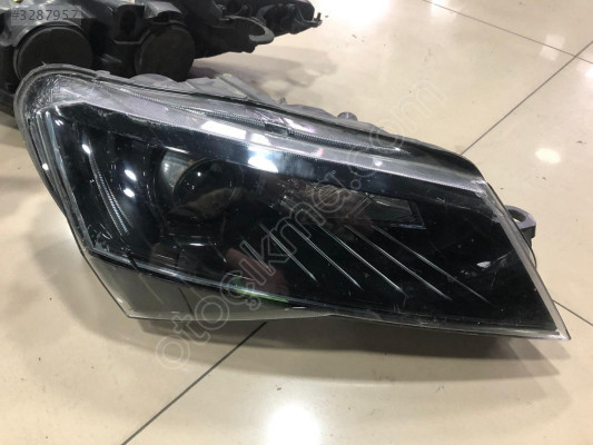 SKODA SUPER B XENON SAĞ FAR