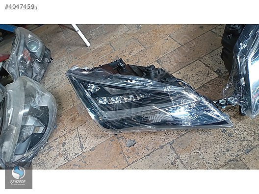 SEAT LEON SAĞ FAR ÇIKMA ORJİNAL