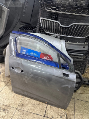 Clio 5 sağ ön kapı