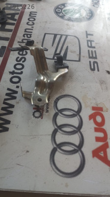 Toyota Yaris 2015 tesisat tutucu braket
