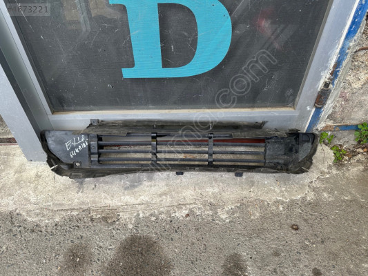 Volvo EX40 ön tampon havalandırma