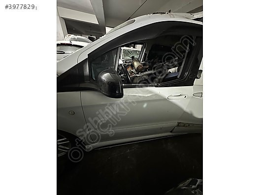FORD COURİER ÇIKMA SOL ÖN KAPI