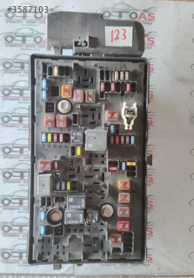OPEL İNSİGNİA SİGORTA KUTUSU 13255300-5290500199-133452499-02