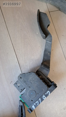 OPEL CORSA D GAZ PEDALI.OTO ERKAN ÜNYE