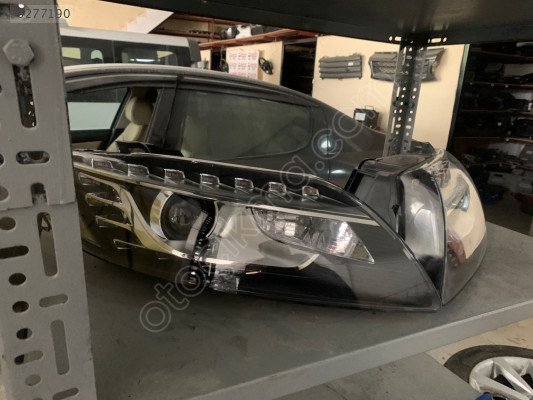 Audi Q7 Sağ Far Orjinal Çıkma
