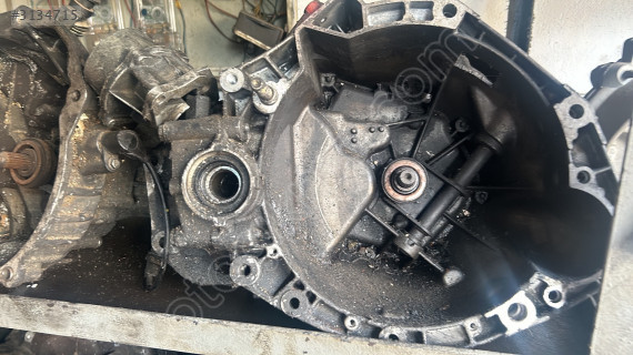 1.6 siena yandan yavrulu Komple şanzıman