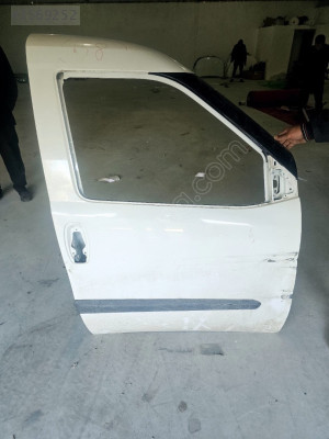 2012/2023 FİAT DOBLO BEYAZ SAĞ ÖN KAPI ORJINAL LOKALLIK