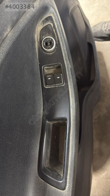 2018 Hyundai i20 cam açma düğmesi 3000