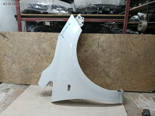 Opel Corsa e sağ ön çamurluk çıkma orjinal