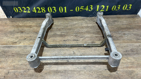 31379532 2018 VOLVO V40 XC90 D5 ÖN SAĞ KOLTUK ALT TABLA