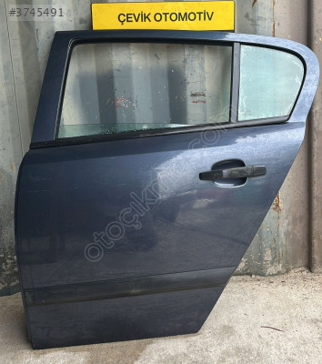 FORD FİESTA  SOL ARKA KAPI ÇIKMA ÇEVİK OTO