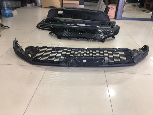 PEUGEOT 408 ÖN TAMPON ORTA IZGARA 9840750080