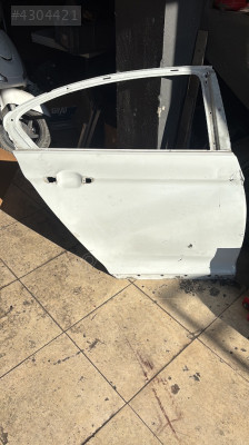 Passat B8 sağ arka kapı