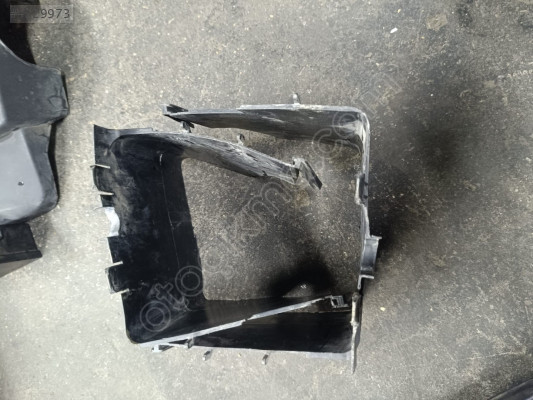 LR152629 / M8E28C465A RANGE ROVER L460 HAVA KANALI PARÇASI 4B17