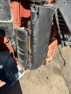 CİTROEN C2  HAVA FİLTRE KUTUSU