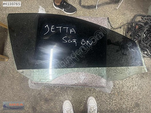 VW JETTA SAĞ ÖN KAPI CAMI ORİJİNAL ÇIKMA