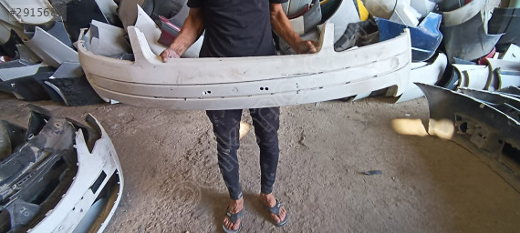 Volkswagen Passat eski kasa ön tampon boş