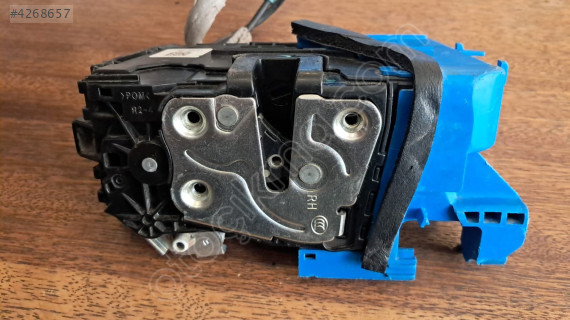 Hyundai Tucson Sağ Ön Kapı Kilit 81320-N7000