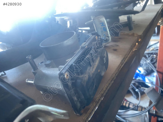 Toyota Corolla verso 1.6 1Zr Gaz kelebeği çıkma orjinal