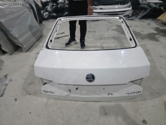 2015/2021 SKODA SÜPERB BEYAZ BAGAJ KAPAĞI ORJINAL GÖÇÜKLÜK