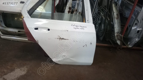 fiat egea hecbek sağ arka kapı