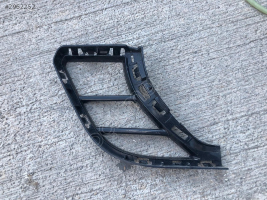 BMW 5 SERİ G26 ÖN TAMPON SAĞ ALT IZGARA 51118081682