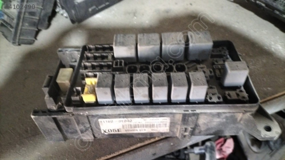 D4CB  Kia Sorento sigorta kutusu 200 FRF1235573-21 F 91160-3e040