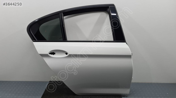 BMW ÇIKMA G30 BEYAZ SAĞ ARKA KAPI